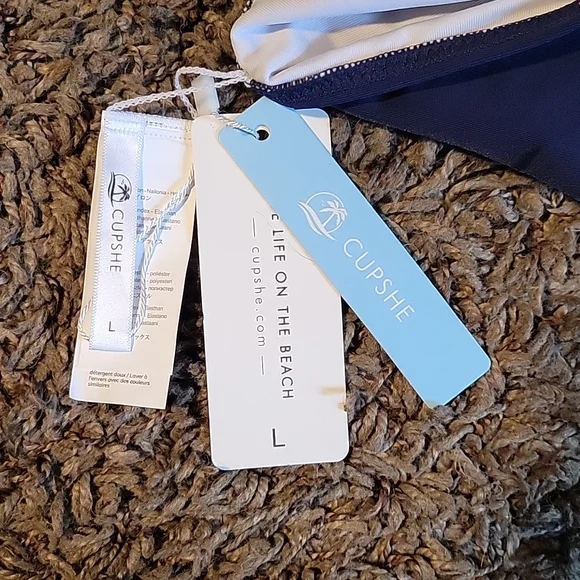 Cupshe bathing suit 2 piece - Picture 3 of 3